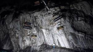 La finale de nuit fini sur le tronc tout en haut