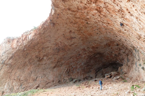 Tersanas cave 1